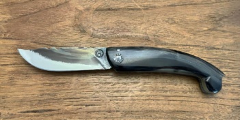 Curnicciolu modèle de la vallée d'Ascu lame carbone XC75, corne de bélier