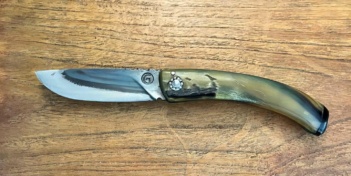 Curnicciolu lame carbone XC75, corne de bélier et cabochon