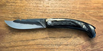 Curnicciolu modèle de la vallée d'Ascu lame carbone XC75, corne de bélier